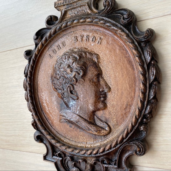 SOLD Boston Syroco Wood Goethe Lord Byron Wall Plaques Vintage - Picture 4 of 8